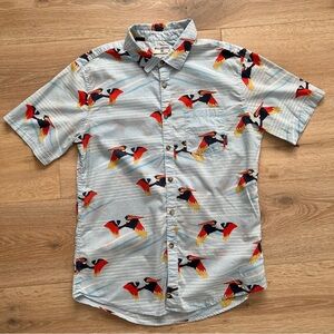 Billabong Tailored fit light Blue Bird Print Shirt Tropical Sz S Beach Surf *B14